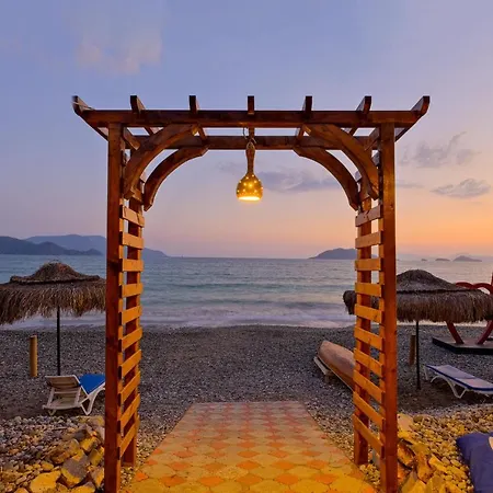 Pensiune Nirvana Beach Club Bungalow *