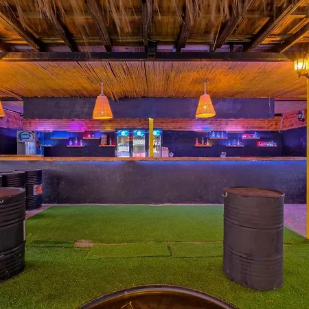 Nirvana Beach Club Bungalow 费特希耶