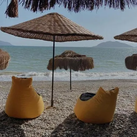 Nirvana Beach Club Bungalow 费特希耶